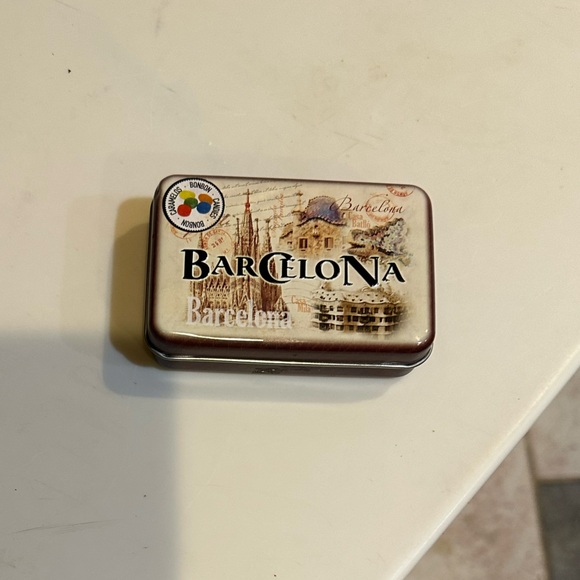BARCELONA HINGED BON BON PERLAS TIN SOUVENIR STORAGE TRINKETS 4” EMPTY—NO CANDY - Picture 4 of 6